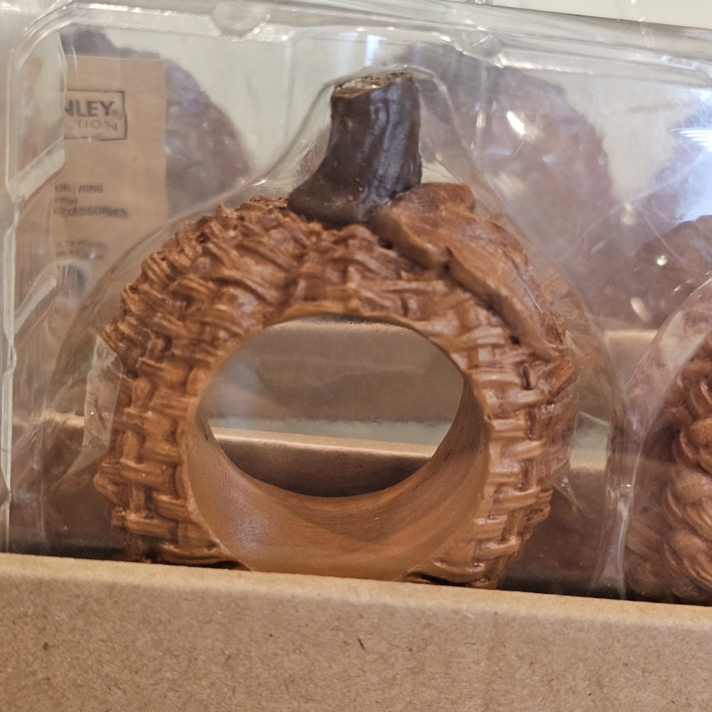 Robert Stanley Thanksgiving Pumpkin Napkin Rings 2 Sets of 4 - Picture 8 of 9